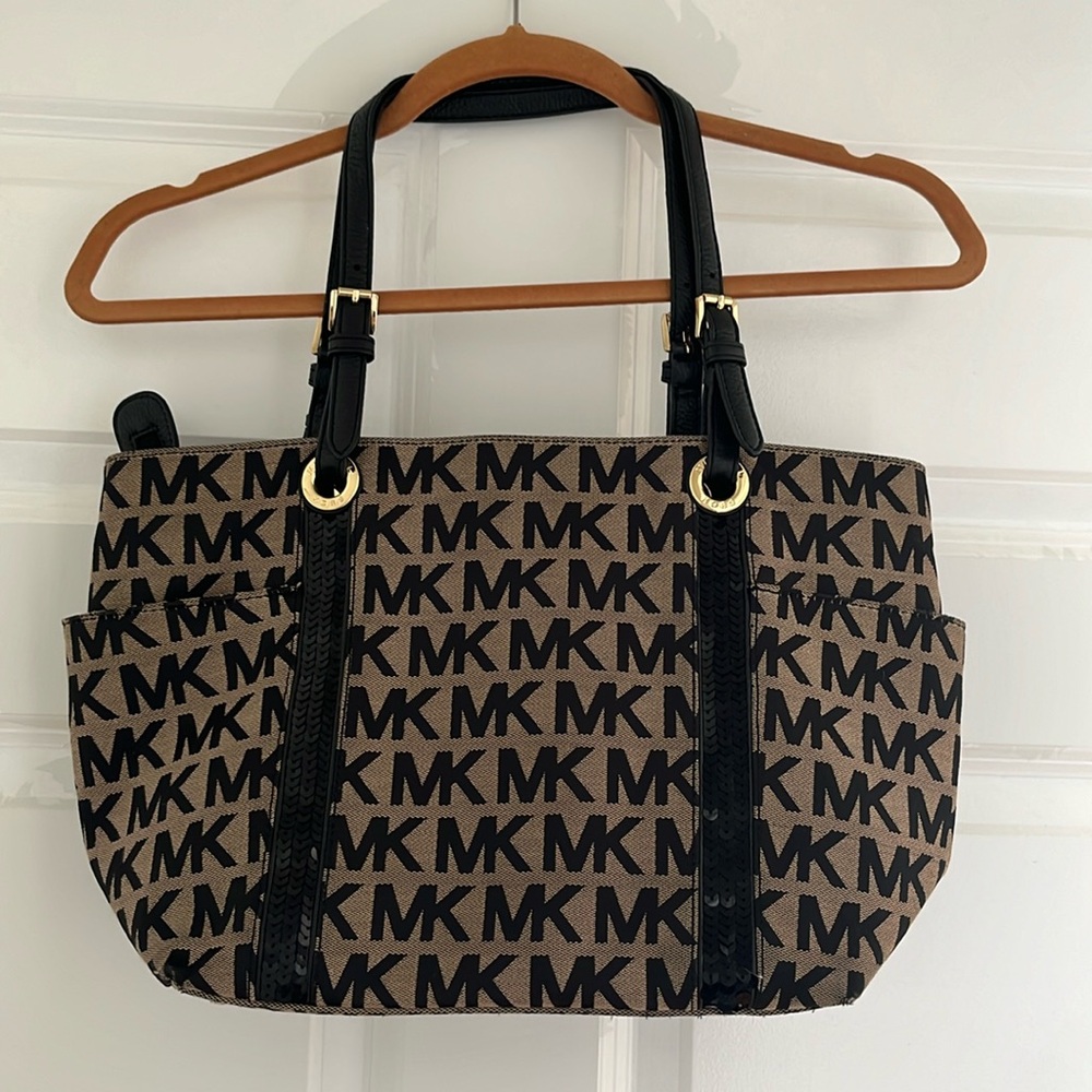 Michael Kors Black/Cream Hand Bag